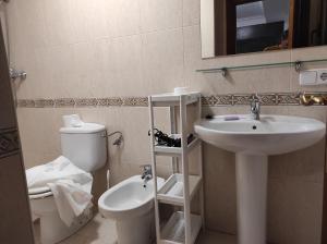 Koupelna v ubytování EN EL CORAZON DEL BARRIO DE LA ESTACIÓN