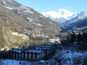 Zdjęcie z galerii obiektu Studio à Brides-les-Bains avec Balcon, Parking, Wi-Fi et Casier à Skis - FR-1-512-260 w mieście Brides-les-Bains