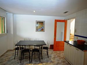 Fotografia z galérie ubytovania Casa con Piscina, Wifi, A/A y Barbacoa en Sant Pere Pescador - ES-89-82 v destinácii Sant Pere Pescador
