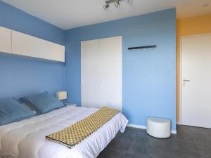 Ένα ή περισσότερα κρεβάτια σε δωμάτιο στο Appartement 4 pers, proche plage, balcon vue océan - FR-1-521-162