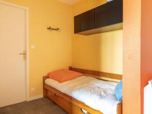 Ένα ή περισσότερα κρεβάτια σε δωμάτιο στο Appartement 4 pers, proche plage, balcon vue océan - FR-1-521-162 +5 φωτογραφίες