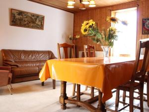 Χώρος καθιστικού στο Maison au calme à 400m de la plage, La Brée-les-Bains, jardin clos, véranda, 2 chambres, 4 couchages - FR-1-246A-74 +10 φωτογραφίες