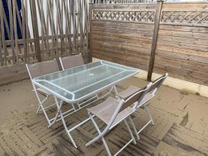 Afbeelding uit fotogalerij van Charmante Maisonnette Proche de la Mer avec Jardin, Parking, et Toutes Commodités à Quend-Plage - FR-1-482-73 in Quend +4 foto's