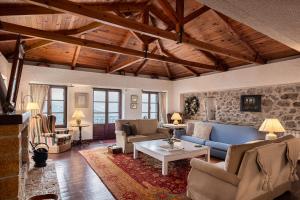 A seating area at Arachova Wooden Chalet