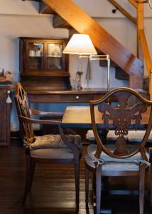 A seating area at Arachova Wooden Chalet