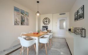 Telewizja i/lub zestaw kina domowego w obiekcie Alcaidesa Golf and Beach 2356