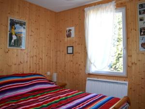 Posteľ alebo postele v izbe v ubytovaní Appartement 2 pièces cabine, plein sud, balcon, parking, à 800m du centre de Font-Romeu - FR-1-580-80