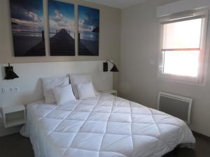 ラ・トランシュ・シュル・メールにあるAppartement 6 pers avec balcon, piscine et accès direct plage à La Tranche-sur-Mer - FR-1-194-195のギャラリーの写真