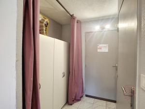 Studio Lamalou-les-Bains, 1 pièce, 2 personnes - FR-1-451-105にあるバスルーム