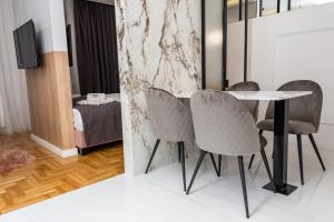 Μια τηλεόραση ή/και κέντρο ψυχαγωγίας στο Apartman Dani Pale