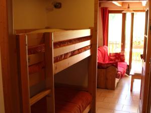 Dviaukštė lova arba lovos apgyvendinimo įstaigoje Appartement Valloire, 3 pièces, 6 personnes - FR-1-263-182