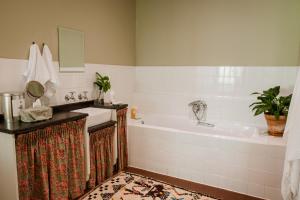 Koupelna v ubytování Dorp Hotel