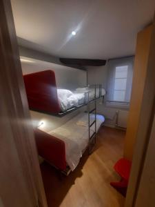 Двох'ярусне ліжко або двоярусні ліжка в номері KAI GANE Excepcional apartamento puerto viejo de Bermeo