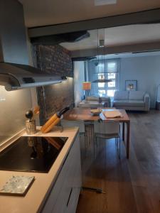 Kuchyňa alebo kuchynka v ubytovaní KAI GANE Excepcional apartamento puerto viejo de Bermeo