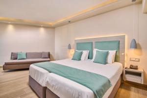 Postel nebo postele na pokoji v ubytování Tsilivi Beach Hotel Zakynthos