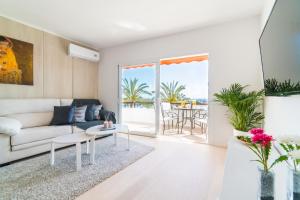 A seating area at Ideal Property Mallorca - Mimosa