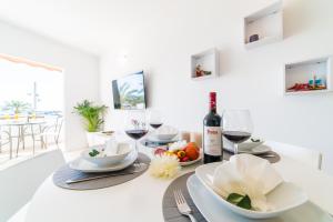 Ideal Property Mallorca - Mimosa italokat is kínál