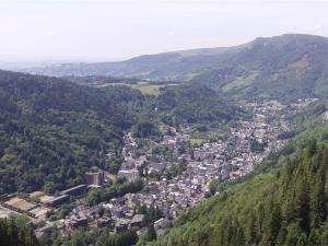 an aerial view of a town in the mountains at Appartement Mont-Dore, 2 pièces, 4 personnes - FR-1-415-31 in Le Mont-Dore
