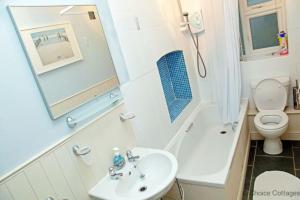 Ένα μπάνιο στο WOOLACOMBE HIBISCUS 2 Bedrooms +23 φωτογραφίες