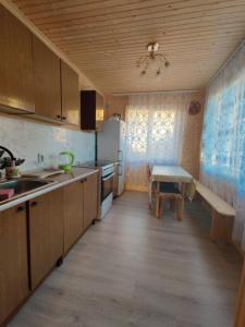Dapur atau dapur kecil di Гостинний двір Матійчуків Новий