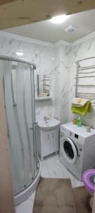 Bilik mandi di Гостинний двір Матійчуків Новий
