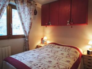 Appartement Châtel, 2 pièces, 4 personnes - FR-1-198-88にあるベッド