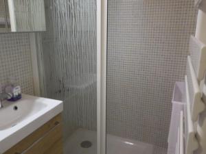 Appartement Châtel, 2 pièces, 4 personnes - FR-1-198-88にあるバスルーム