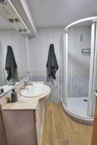 Ванна кімната в Apartamento Europa Primera linea de Playa Guardamar