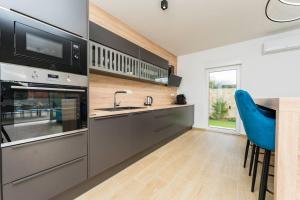 Kuchyň nebo kuchyňský kout v ubytování Villa Cissa,brand new villa with private pool