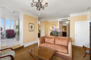 Posezení v ubytování InterContinental Mark Hopkins San Francisco by IHG