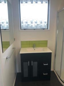 Koupelna v ubytování Edward Street Apartments