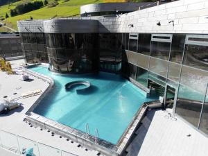 Bazén v ubytovaní Astellina hotel-apart alebo v jeho blízkosti