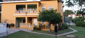 Το κτήριο όπου στεγάζεται  το bed & breakfast