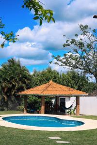 聖卡洛斯的住宿－CORONADO VILLA VICTORIA，游泳池旁的凉亭