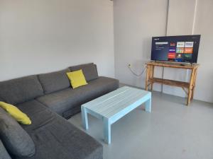 Large and comfy apartment, near DT and Principal Beach! 휴식 공간