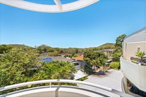 une vue depuis le balcon d'une maison dans l'établissement 11 Seashells, à Nelson Bay