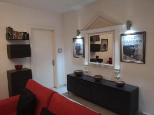 Sjónvarps- og/eða afþreyingartæki á Village Corner 3 bedroom apartment with Garage