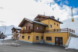 Budova, v ktorej sa apartmán nachádza