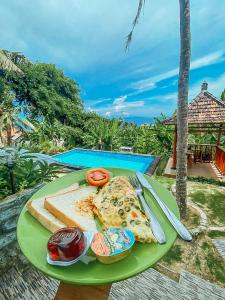 Makanan di atau berdekatan rumah tamu ini