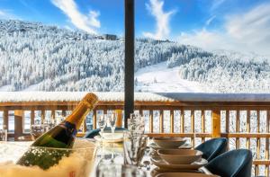 Les Clarines D'Or,Villa avec Piscine,Jacuzzi et Sauna , Aux pieds des Pistes de Ski , pour 12 personnes