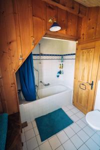 Baðherbergi á Chalet les Mésanges - Salvan