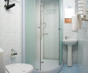 Koupelna v ubytování Proskurov Holiday Home + 7 fotografií