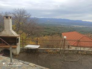 A general mountain view or a mountain view taken from the holiday home
