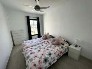 Posteľ alebo postele v izbe v ubytovaní Casa Feliz - one bedroom central apartment with communal pool + 15 fotografií