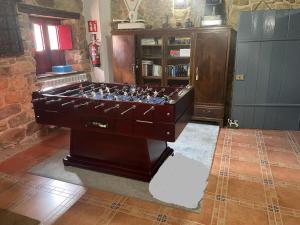 Pokój gier w obiekcie Casa Rural Zirimiri en Herreros, Soria