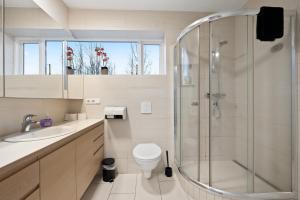 Koupelna v ubytování Acco Guesthouse