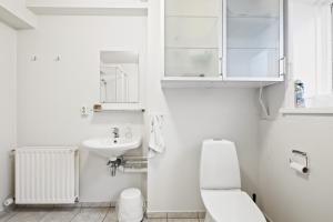 Koupelna v ubytování Acco Guesthouse
