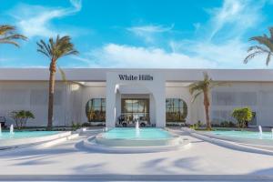 White Hills Resort内部或周边的泳池