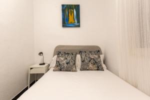 Posteľ alebo postele v izbe v ubytovaní Find Calm at this cozy City Sanctuary with terrace