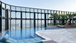 Bazén v ubytování RP Heights, Downtown Dubai - Mint Stay nebo v jeho okolí